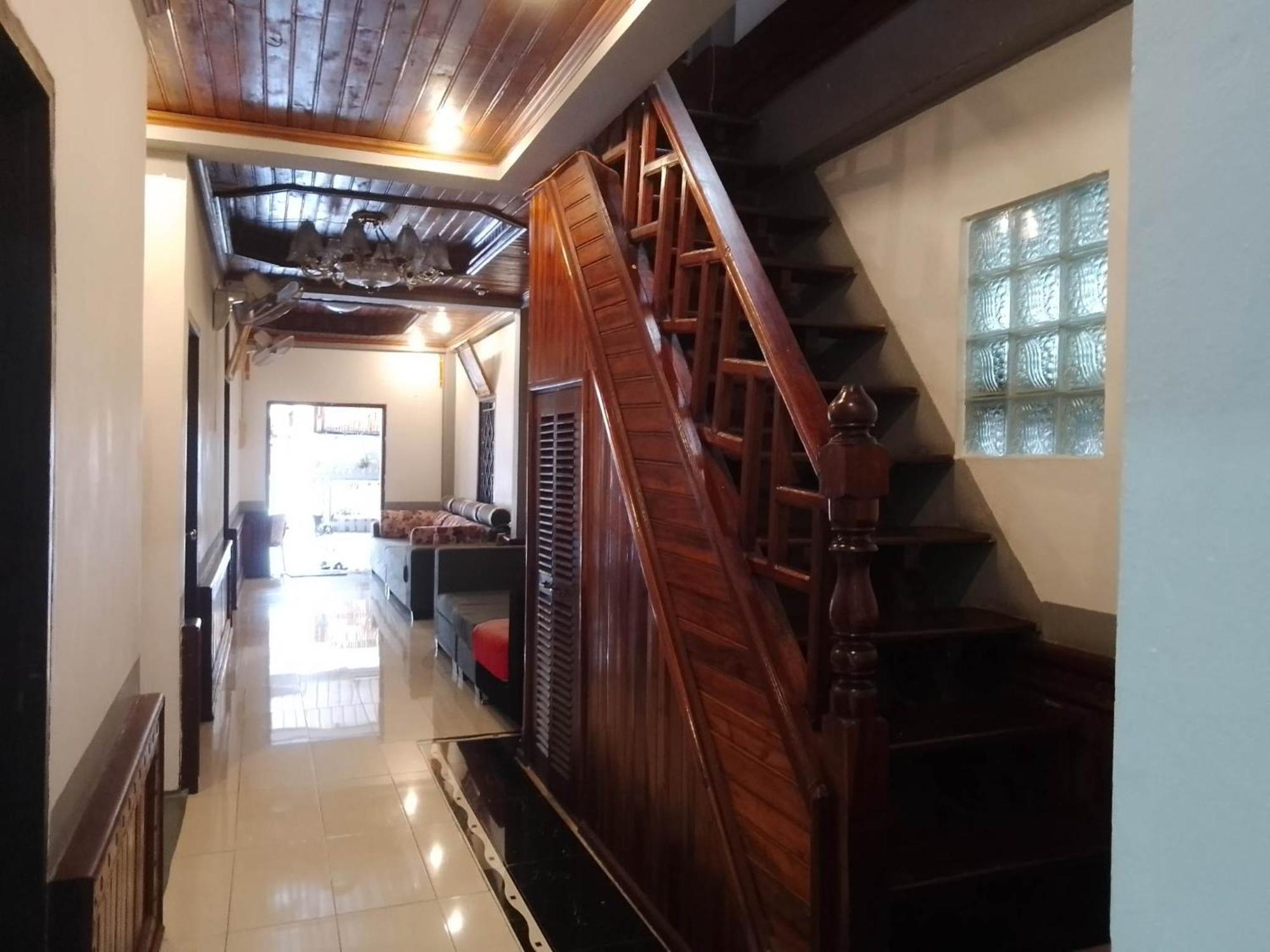 City Backpackers Center หลวงพระบาง ภายนอก รูปภาพ
