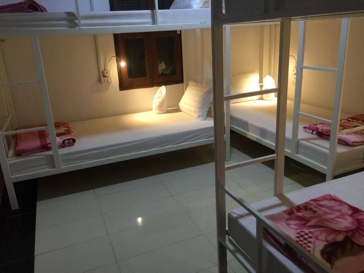 City Backpackers Center หลวงพระบาง ภายนอก รูปภาพ